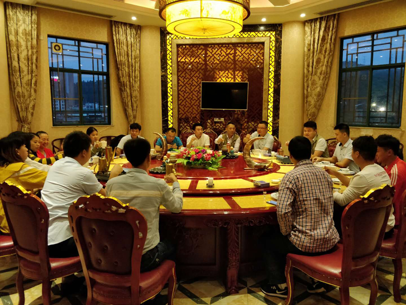 齊心協(xié)力，為公司的未來(lái)再創(chuàng)輝煌！
